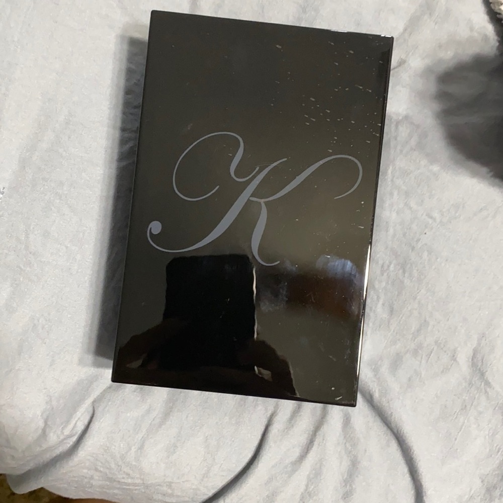 Love by Killian Don’t be shy